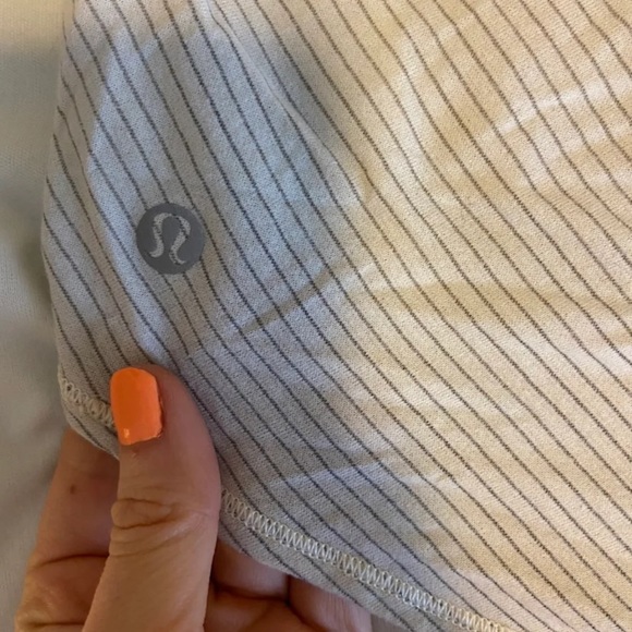 Lululemon Built in Bra Open Back Tank - Picture 3 of 3